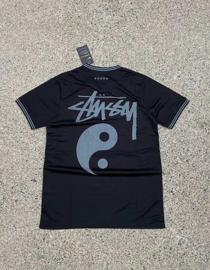 STÜSSY X “BRASIL” JERSEY - black yin and yang