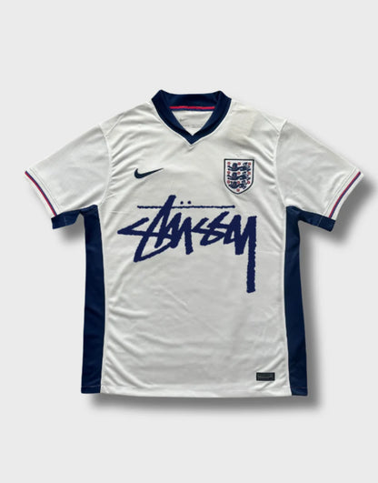 STÜSSY x "ENGLAND” HOME JERSEY - 2024/25